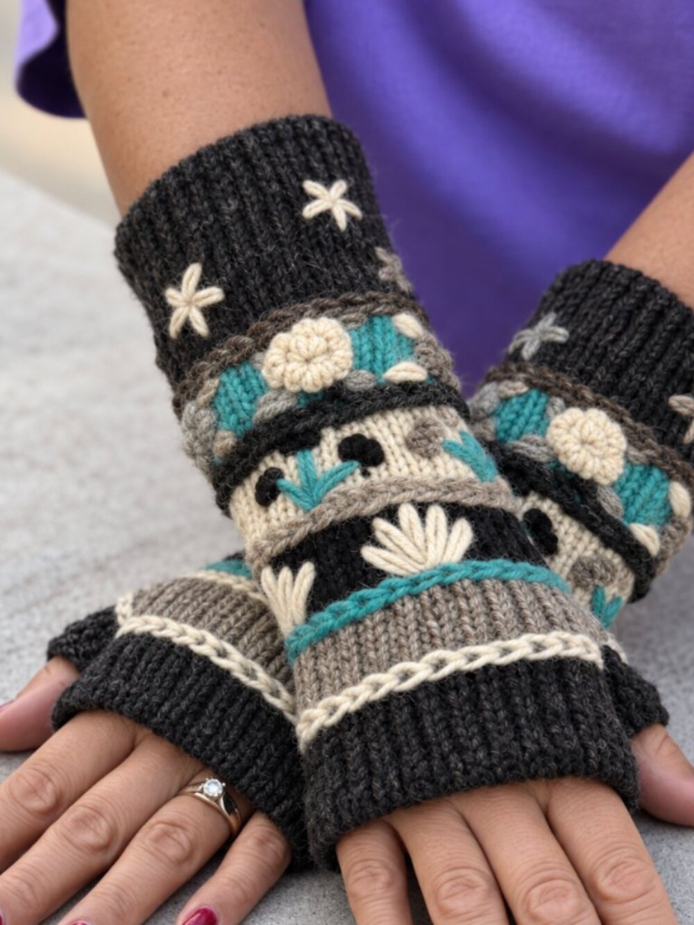 Vintage Nepal Hand Knit 100% Wool Fingerless Gloves Floral Boho Wrist Warmers